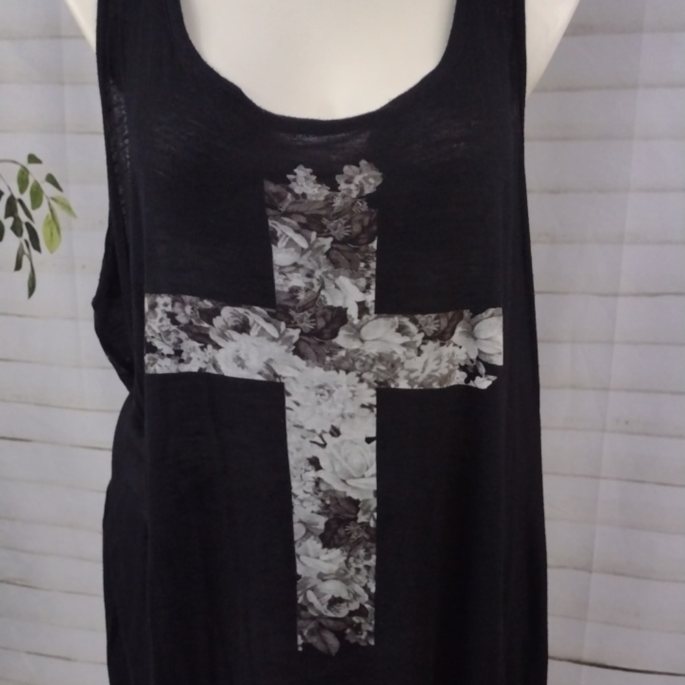Torrid Graphic Gray and Black Sleeveless Tank Top, Size 2X - Picture 3 of 7